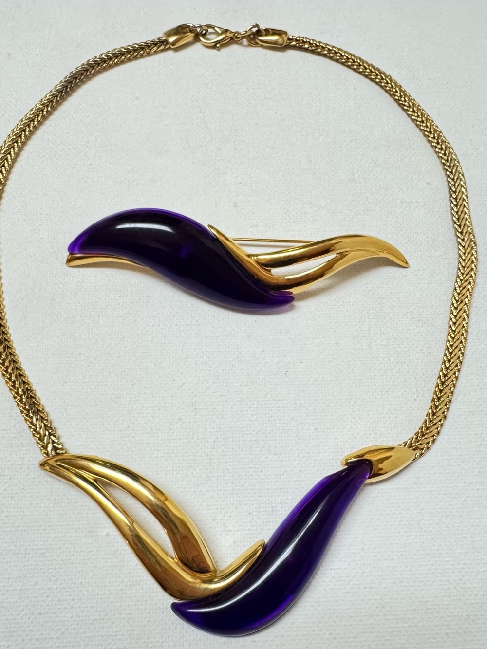 Vintage Park Lane Purple Acrylic Gold Plated 18" Necklace Brooch Set Women's